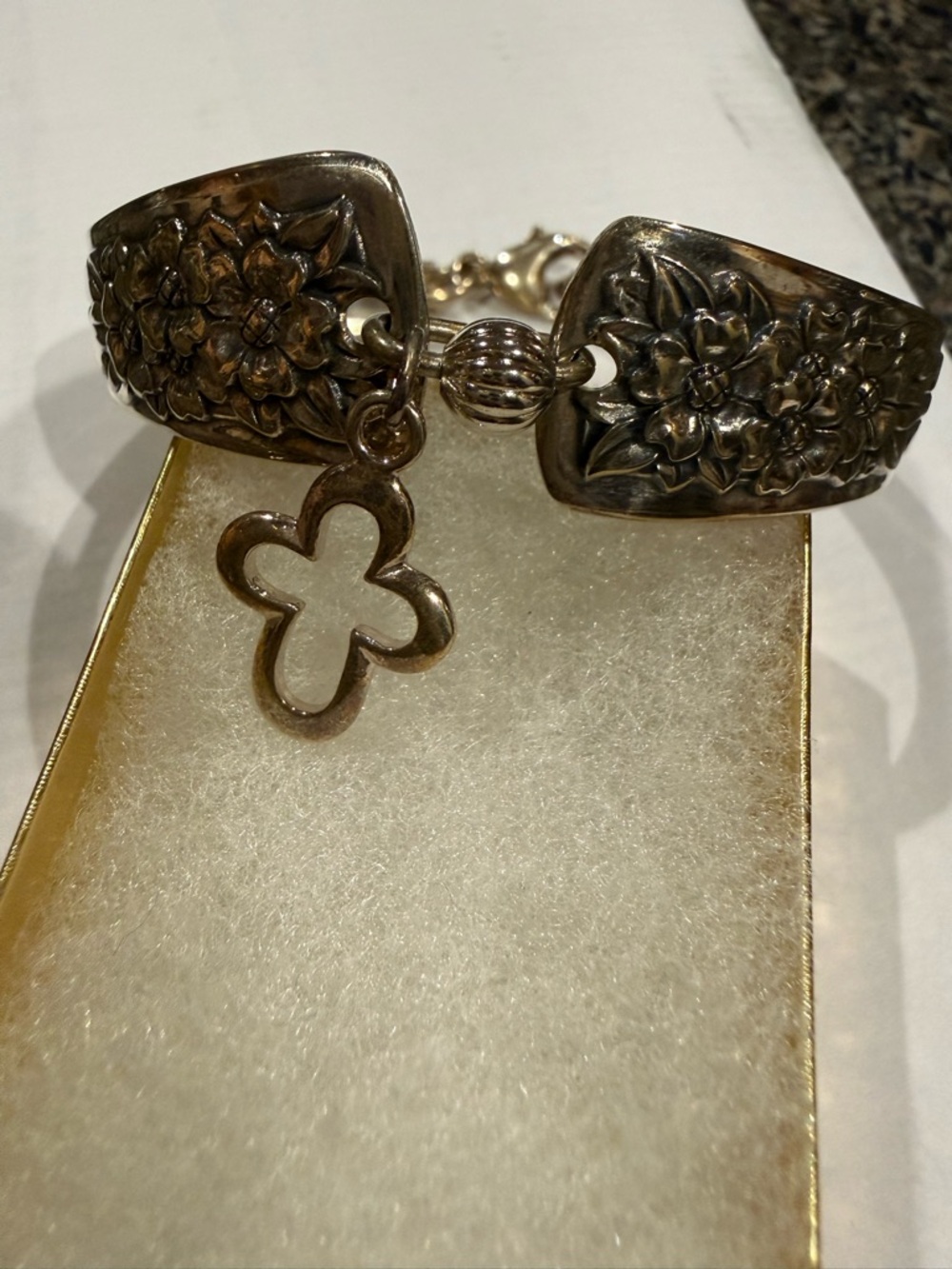 Vintage Floral silver-plated Flatware Spoon Bracelet 6”with cross - Picture 7 of 7